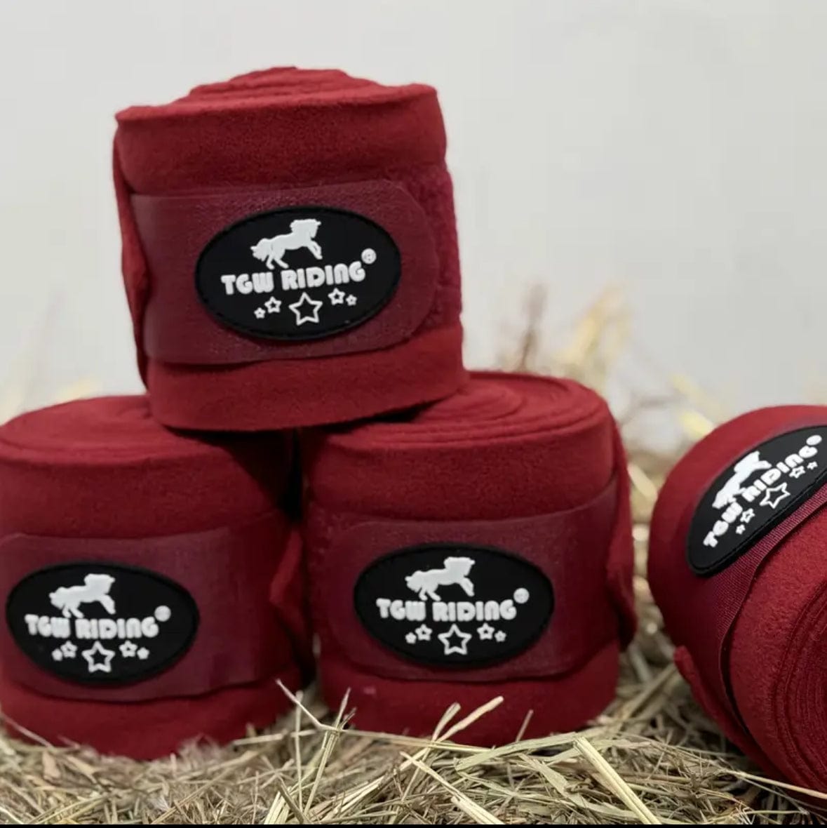 Kit orejeras y vendas borgoña – Protección y Estilo para Caballo