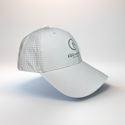 Gorra Blanca Estilo Golf - vista lateral | Equinomex